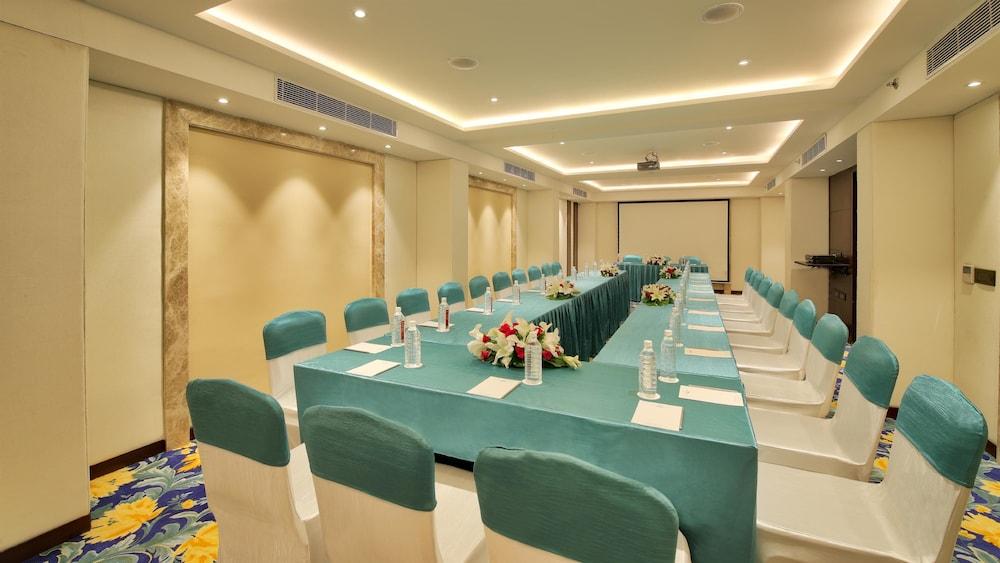 Hotel Golden Tulip Essential Jaipur Extérieur photo