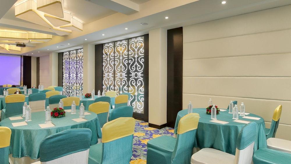 Hotel Golden Tulip Essential Jaipur Extérieur photo