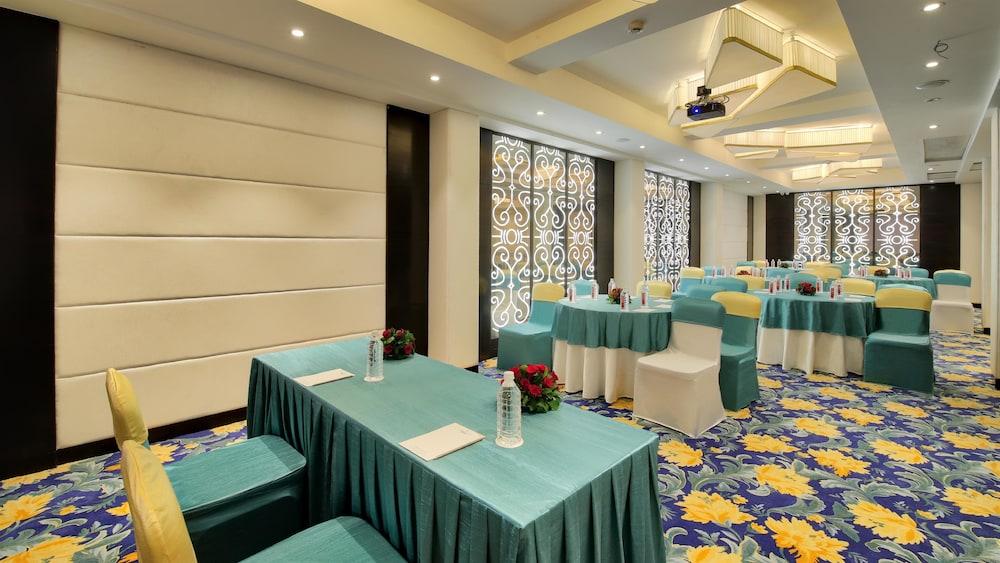 Hotel Golden Tulip Essential Jaipur Extérieur photo
