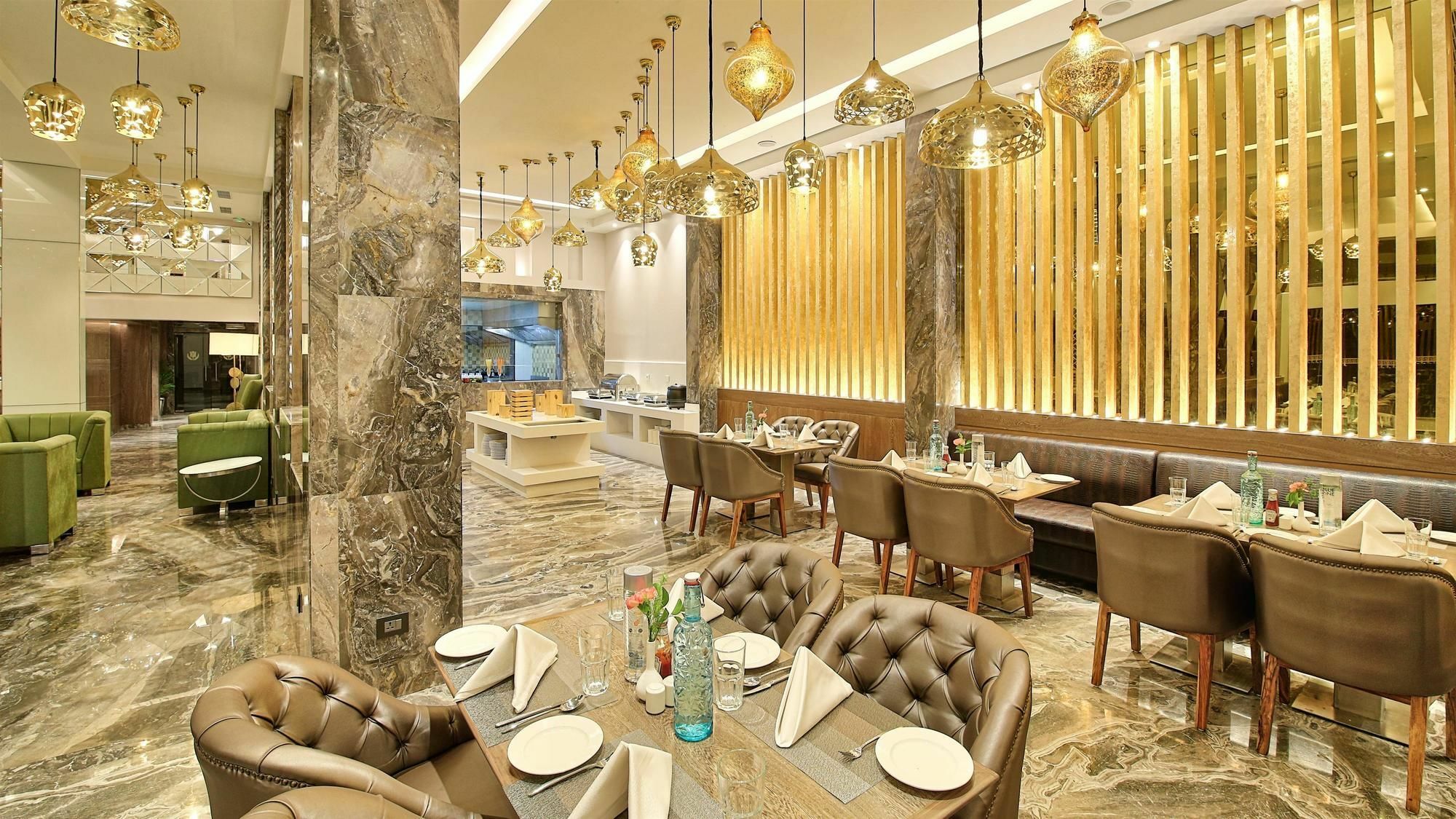 Hotel Golden Tulip Essential Jaipur Extérieur photo